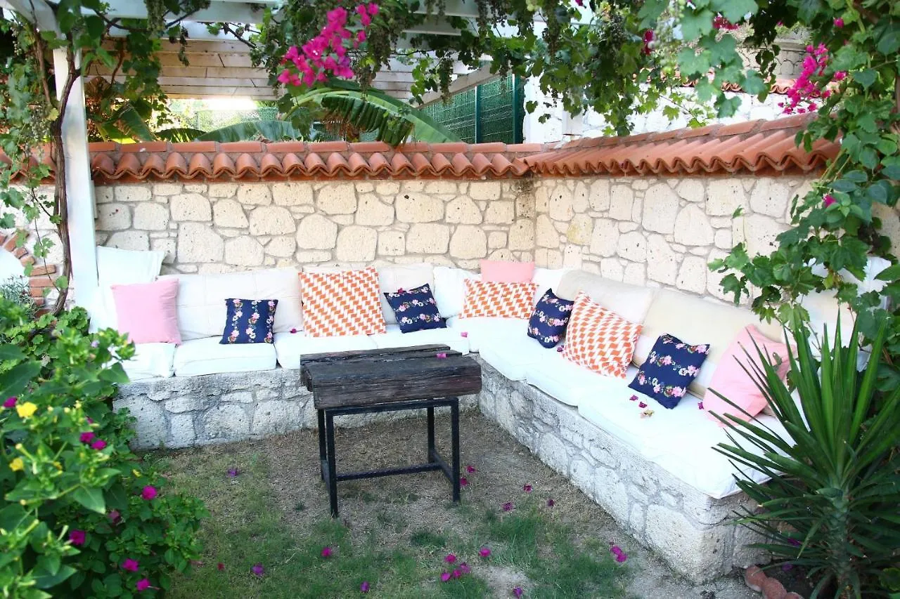 Mercan Köşk Alaçatı Orman Evi