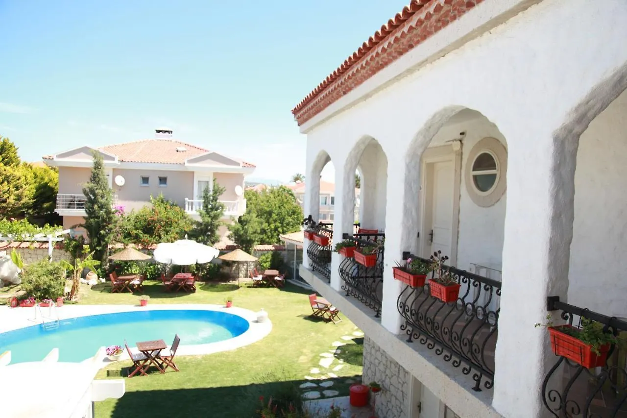 Orman Evi Mercan Köşk Alaçatı